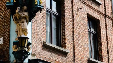 Sculpture at facade. 库存照片