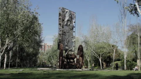 Sculpture moving in a tree park Stock-Footage 37726488
