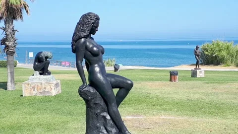 Sculpture oudoors Stock Footage 158036652