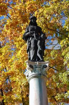 Sculpture in park Stock Photos