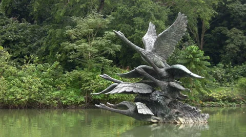 Sculpture of Swans Stock-Footage 929069