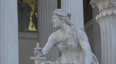 Sculpture at theAustrian Parliament Building, Vienna Vídeos de archivo 59571958