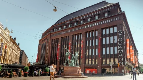 Sculpture "Three blacksmiths" in Helsinki Stock Footage 87805147