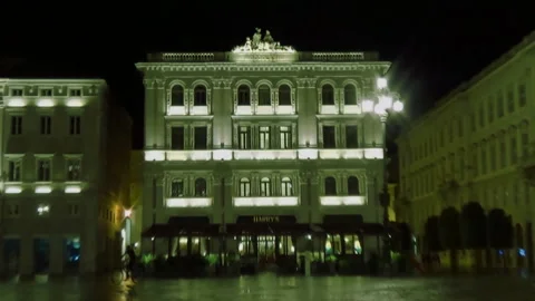 Sculpture in Trieste, night, square, old architecture Видео 166719988