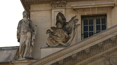 Sculptures on a building in Paris Vídeos de archivo 59968406