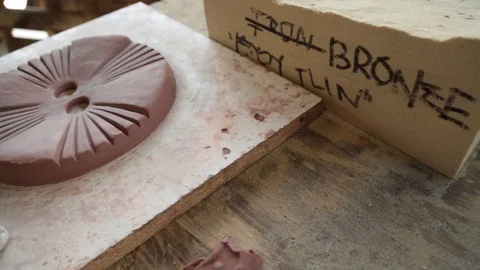 Sculptures Video stock 104970257