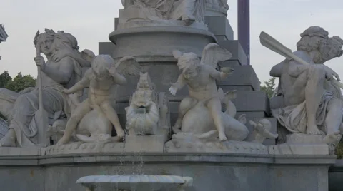 Sculptures at Pallas Athene Fountain, Austrian Parliament Building, Vienna 動画素材 59572065