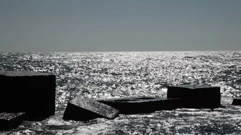 Sea with breakwaters in a storm Stock-Footage 2923312