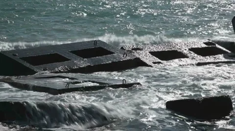 Sea with breakwaters in a storm Stock-Footage 2923396