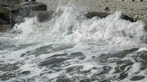 Sea with breakwaters in a storm Video stock 2923441
