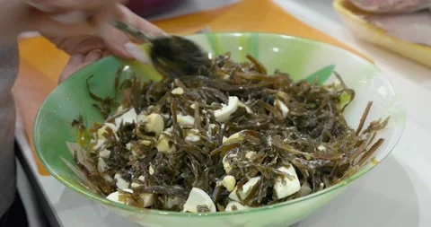 Sea cabbage salad Video stock 145135492