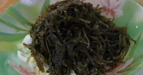 Sea cabbage salad 스톡 동영상 145252571