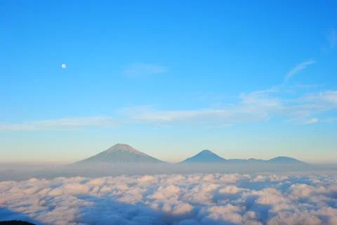 Sea ​​of ​​clouds on the mountain Stock Photos