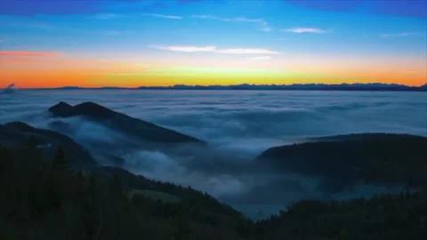 Sea ​​of ​​clouds with sunrise Stock Footage 231430262