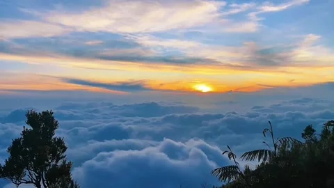 Sea ​​of ​​clouds on the top of the mountain Stock Footage 229692786