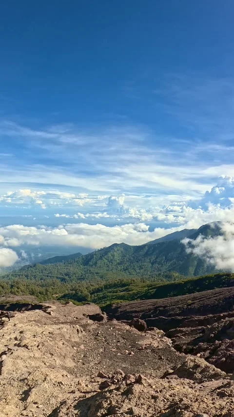 Sea of Clouds View from Raung Volcano Slope, East Java, Vertical Video Vídeos de archivo 341765951