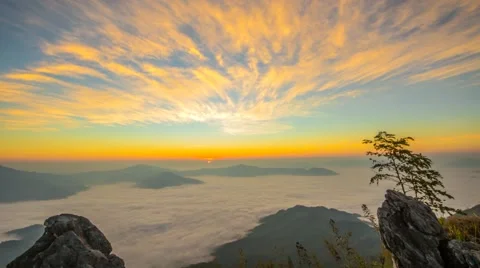Sea of mist at Doi Pha Tang, Chiangrai , Thailand Video stock 55575491