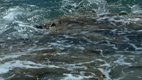 Sea, rocks. Stockbeeldmateriaal 75932687