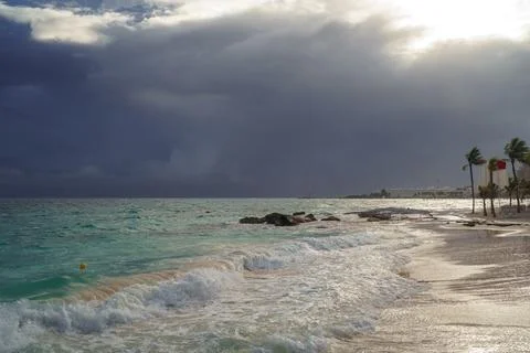 Sea shore on the Caribbean beach in the Zona Hoteleria in Cancun. Stock Photos