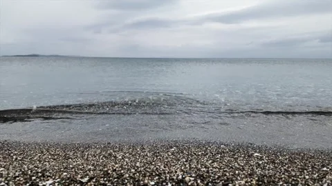 Sea shore on a cloudy day 動画素材 262223602