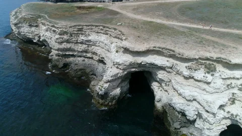 Sea splashes off the coast 库存影片 103087782