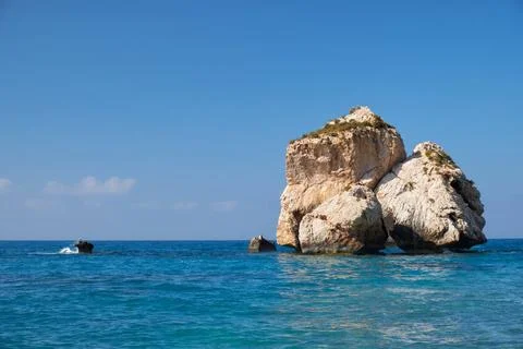 A sea stack on the Aphrodite s (Petra of Romiou) beach. Kouklia. Cyprus A ... Fotos de archivo