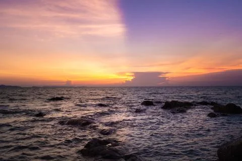 Sea sunset with dramatic clouds Foto stock