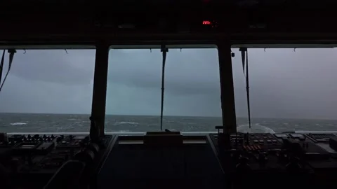 Sea view from the bridge of the ship. Storm. The ship is rocking. High waves Vidéo 150102435