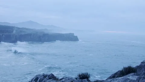 Sea view from a cliff on a cloudy day Video stock 170015424