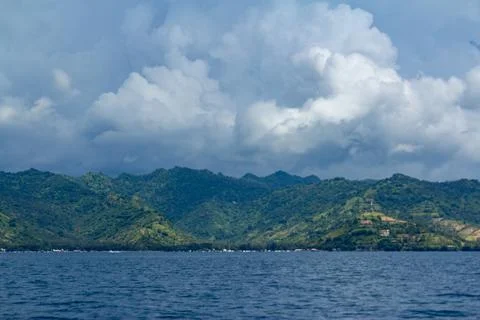 Sea View With Mountains and Dramatic Clouds Foto stock