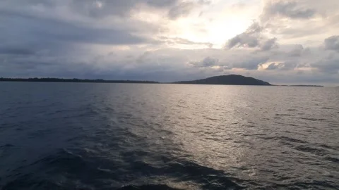 Sea ​​view, waves, clouds and sky 스톡 동영상 336033367