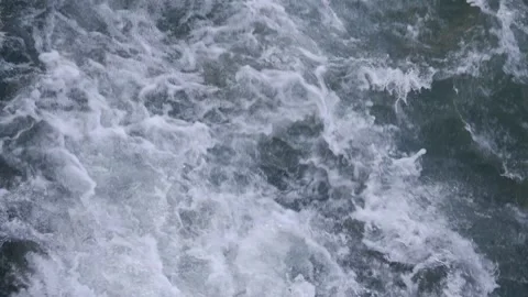 Sea wave at the stern of the ship Vídeos de archivo 170030786