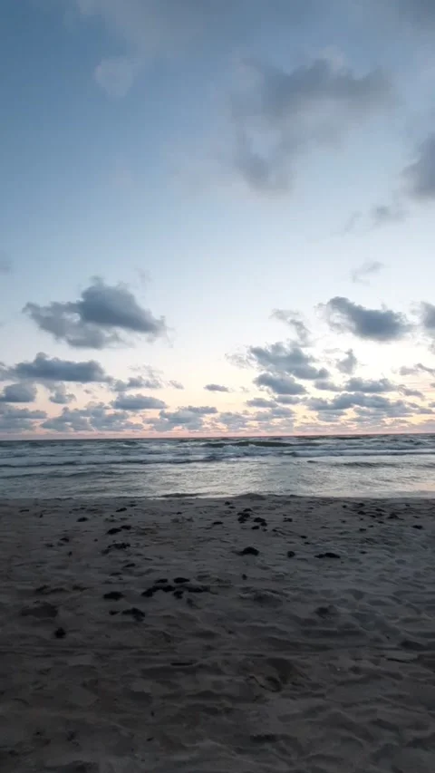 Sea, waves and beach 스톡 동영상 229804868