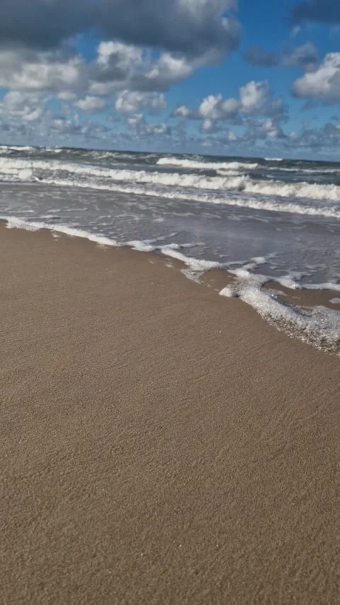 Sea, waves and beach 스톡 동영상 229805741