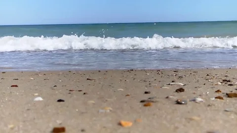 Sea ​​waves on the beach Stock Footage 87322890