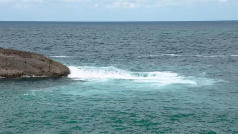 Sea waves beating against rocks Video stock 82291101