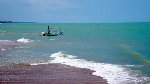 Sea waves, blows into the coast 库存影片 78845567