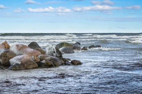 Sea waves breaking on the rocks Foto stock