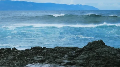 Sea Waves Breaking On Rocks With Splashes Stock-Footage 72359441