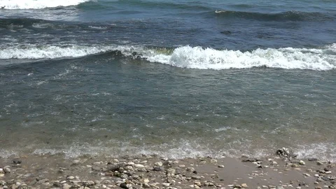 Sea waves crashes at beach. Slow motion Vídeos de archivo 89892668