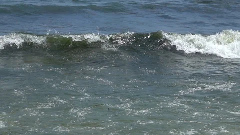 Sea waves crashes at beach. Slow motion 250 fps Stock-Footage 89893059