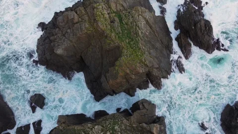 Sea Waves Crashing On The Rocks At Punta Candieira Vídeos de archivo 325514634