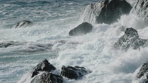 Sea waves crushing on rocks slow motion Stock-Footage 101088746