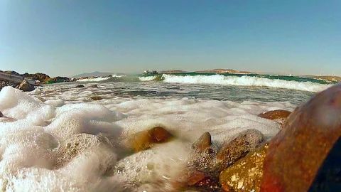 Sea waves Stockbeeldmateriaal 102664428