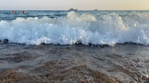 Sea waves 動画素材 147981603
