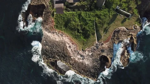 Sea waves hitting rocks Stock-Footage 143415443