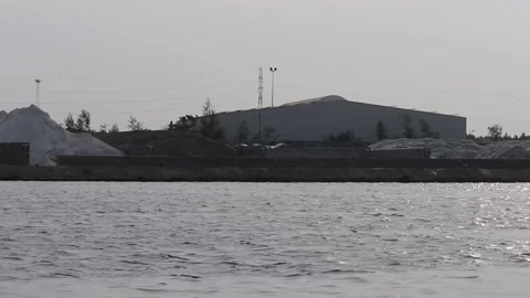 Sea ​​waves to the industry 库存影片 158016359