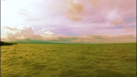 Sea, waves, island, clouds Vidéo 337490648