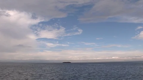 Sea waves with liner on horizon Video stock 71651600