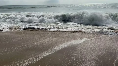 Sea waves on sand beach, waves crossing on beach Vídeos de archivo 167701814
